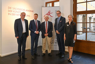 Prof. Ekkehard Klemm, Michael Kretschmer, Prof. Dr. Wolfgang Holler, Prof. Dr. Michael Grisko, Dr. Johanna Aberle anlässlich der Ausstellungseröffnung in der Sächsischen Akademie der Künste, Foto: Anja Schneider
