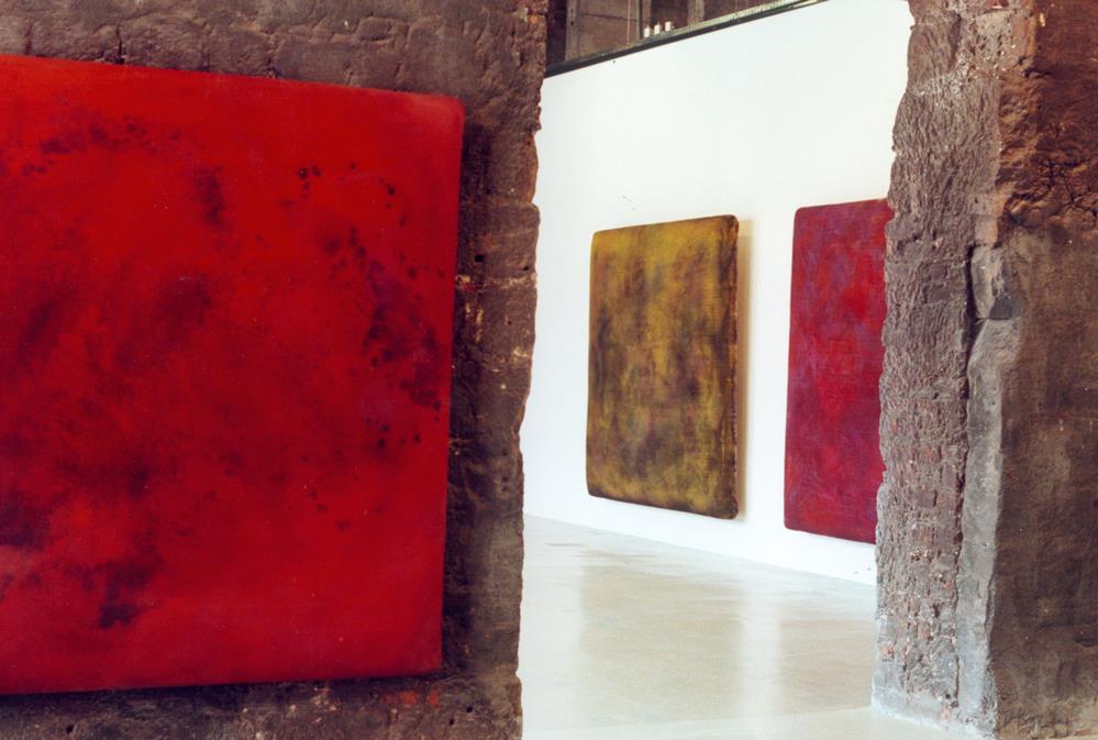 Blick in die Ausstellung Gotthard Graubner im Dresdner Schloss im Jahr 2000, Foto: Werner Schmidt/SAK Blick in die Ausstellung Gotthard Graubner im Dresdner Schloss im Jahr 2000, Foto: Werner Schmidt/SAK