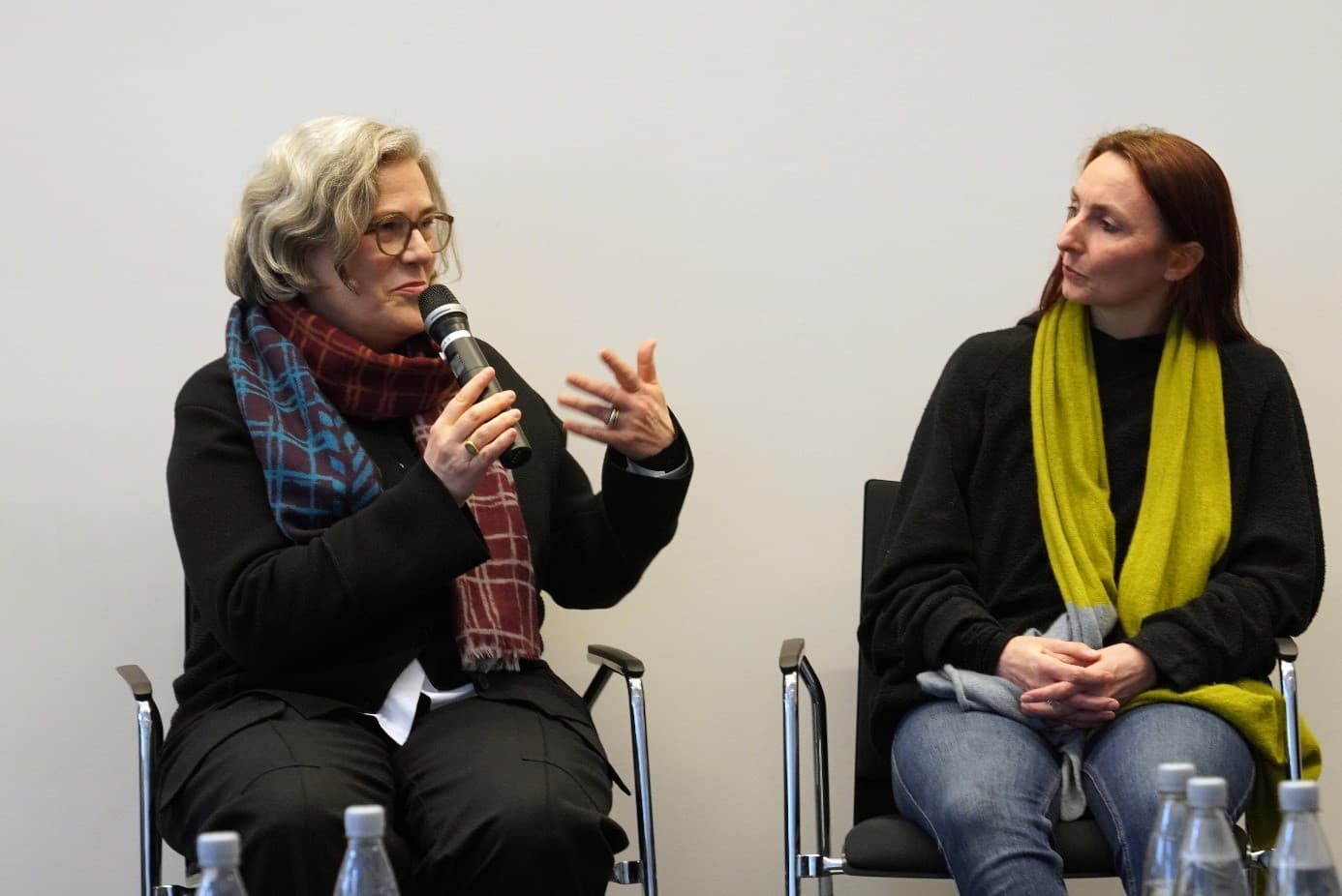 Podium u.a. mit Carena Schlewitt und Katja Erfurth; Foto: Klaus Michael Podium u.a. mit Carena Schlewitt und Katja Erfurth; Foto: Klaus Michael